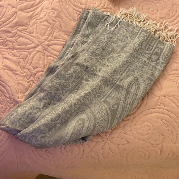 Assorted Patterned Scarves - Picture 5 of 6